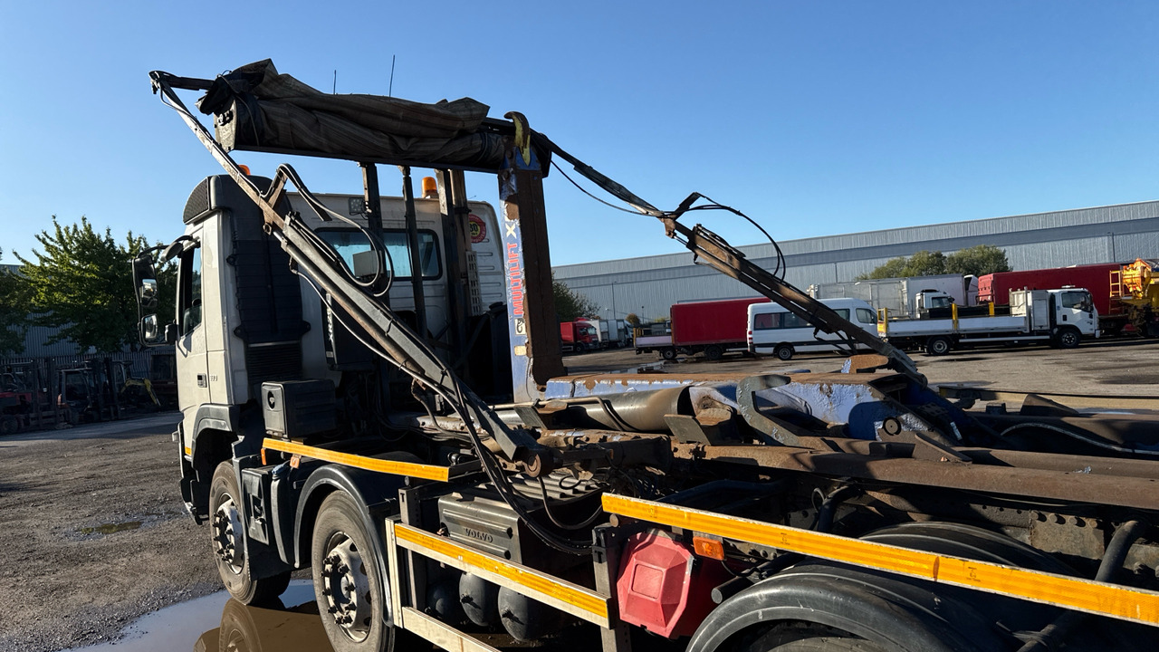 Camión multibasculante Volvo FMX 380