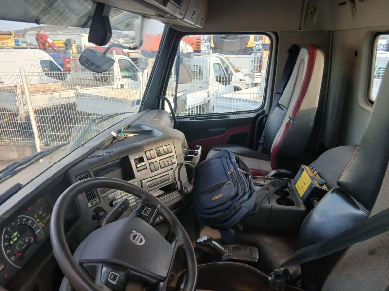 Camión multibasculante Volvo FMX 410