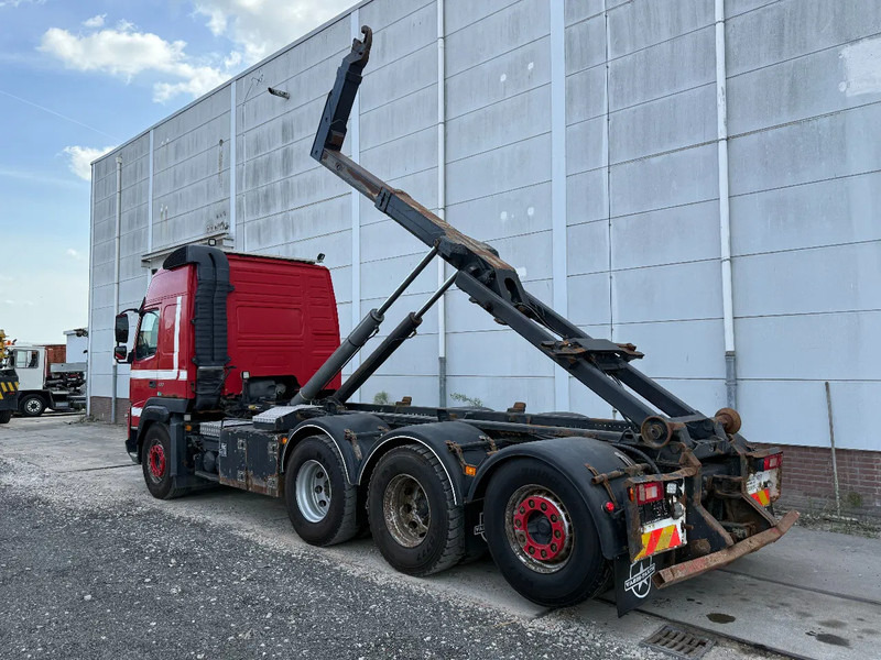 Camión multibasculante Volvo FMX 460 8X4 + PALFINGER 22 TON HOOKLIFT