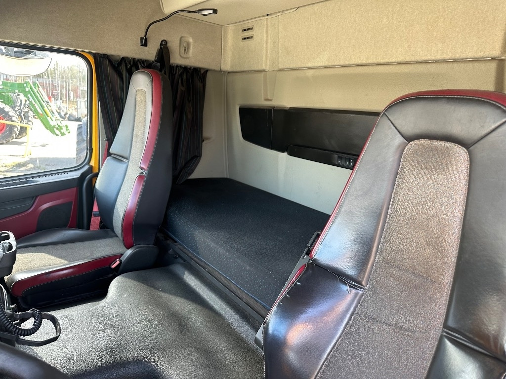 Camión multibasculante Volvo FMX 510