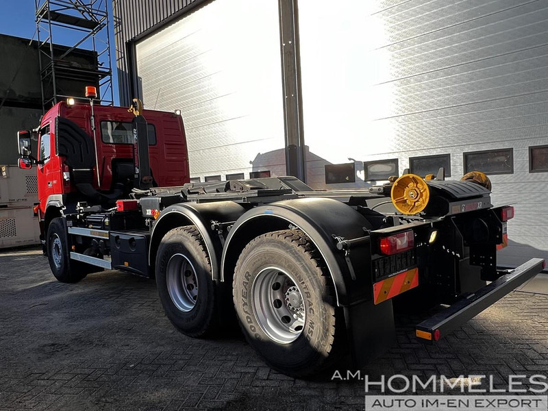 Camión multibasculante Volvo FM 330 6X4, Multilift