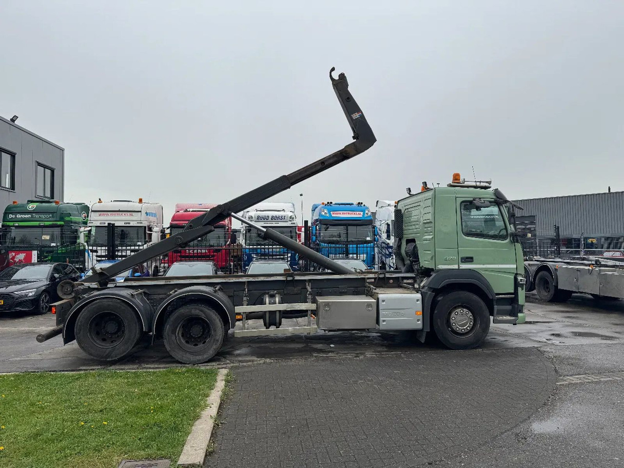 Camión multibasculante Volvo FM 370 6X2 EURO 6 VDL 21T HOOK