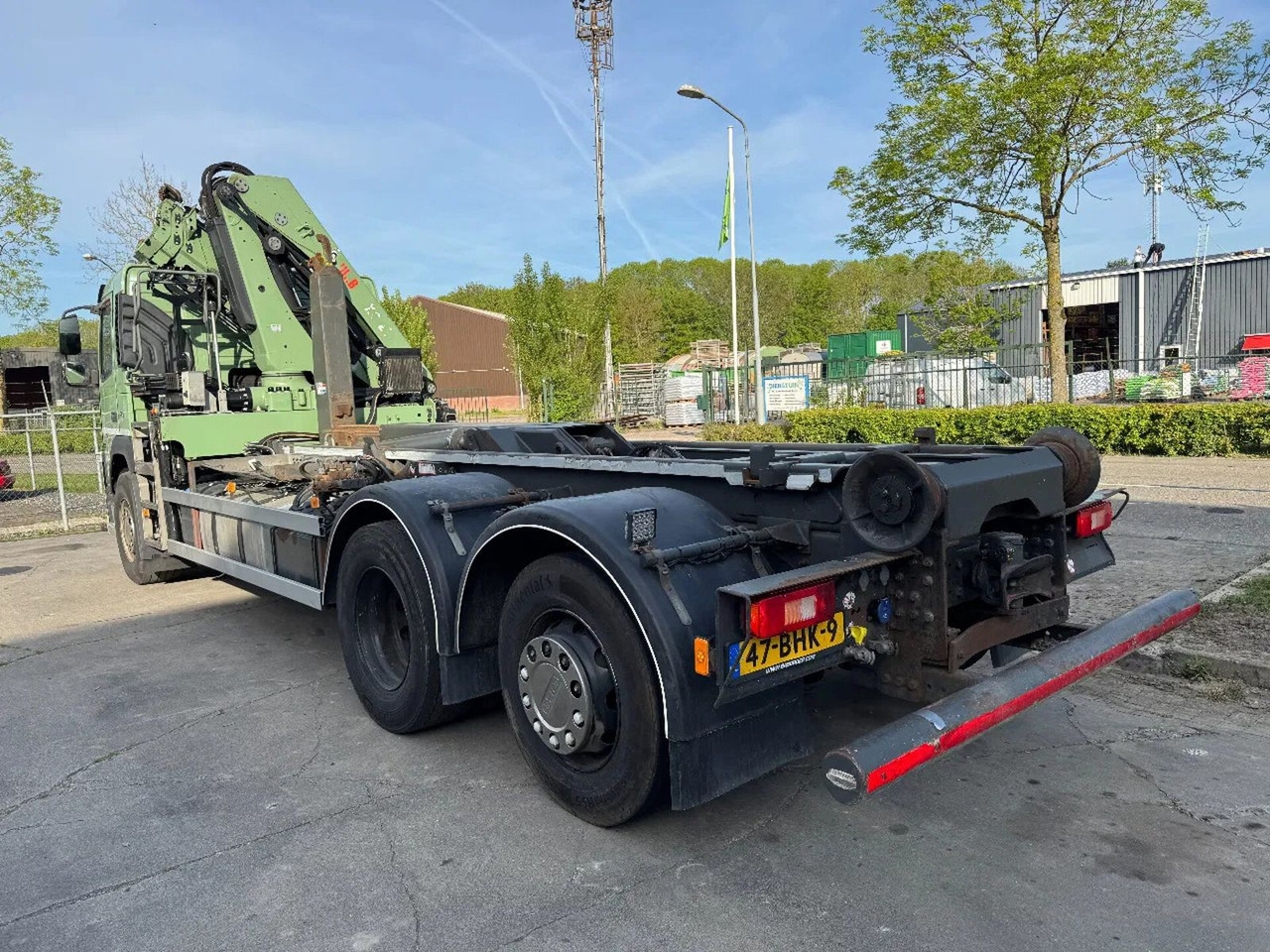 Camión multibasculante Volvo FM 370 6X2 VDL 21T + HIAB 211 + REMOTE CONTROL