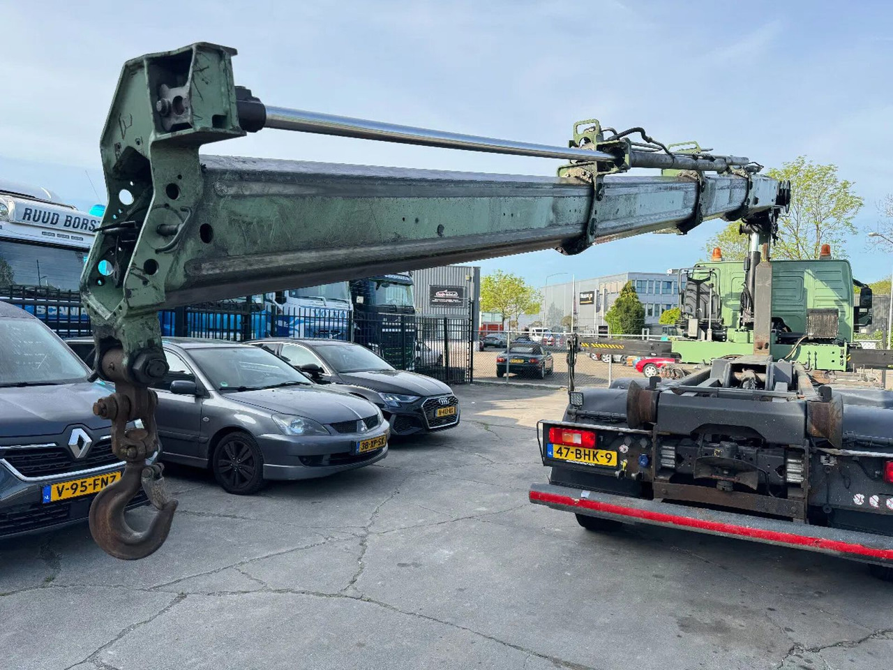 Camión multibasculante Volvo FM 370 6X2 VDL 21T + HIAB 211 + REMOTE CONTROL