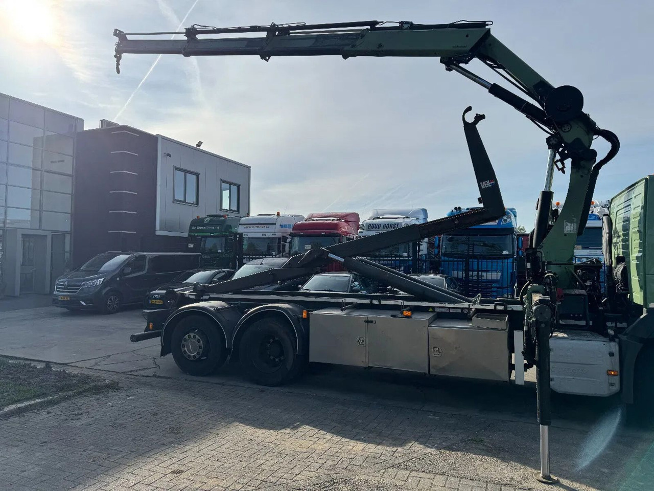 Camión multibasculante Volvo FM 370 6X2 VDL 21T + HIAB 211 + REMOTE CONTROL