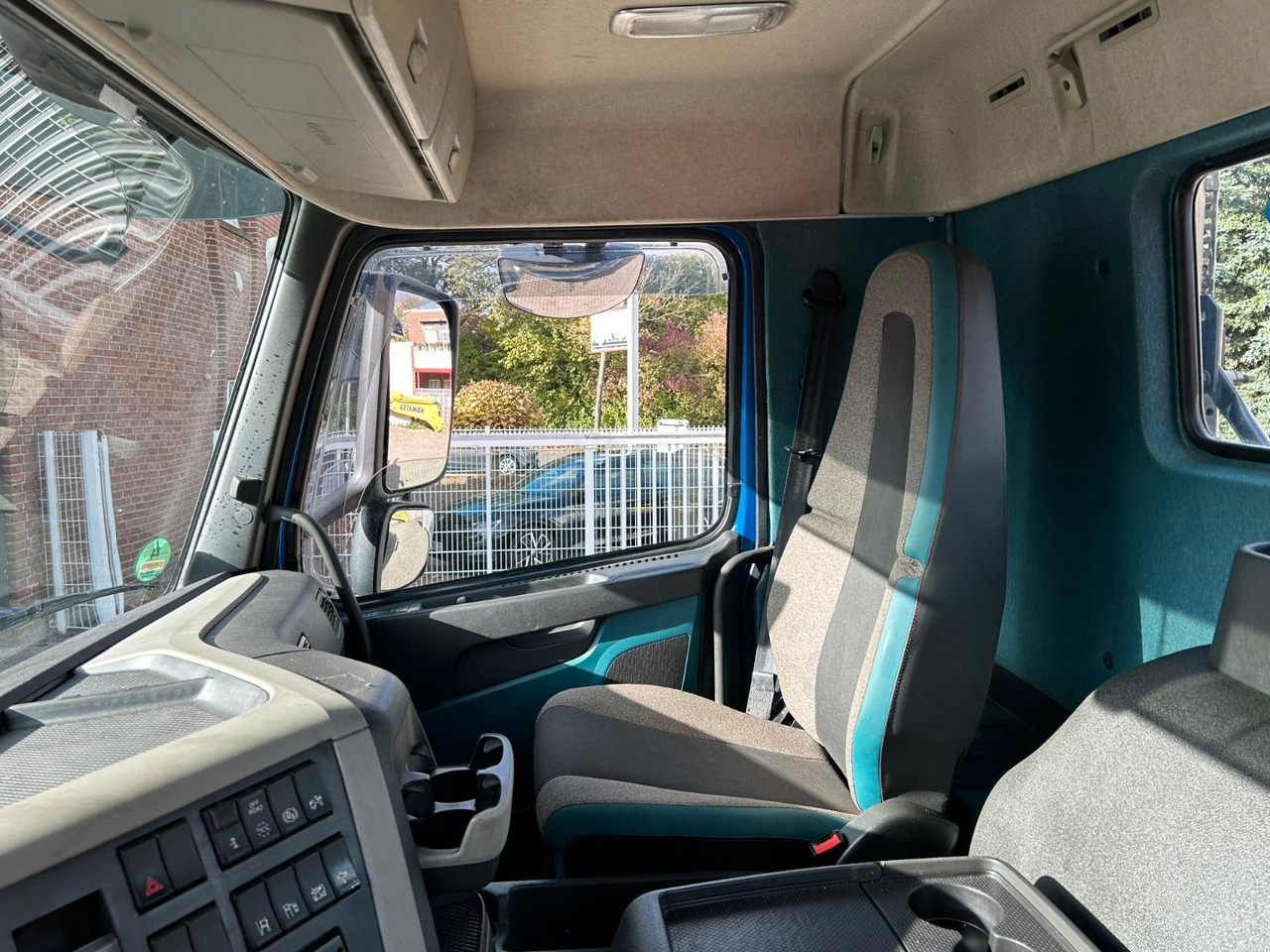 Camión multibasculante Volvo FM 370 VDL Abroller 4x2