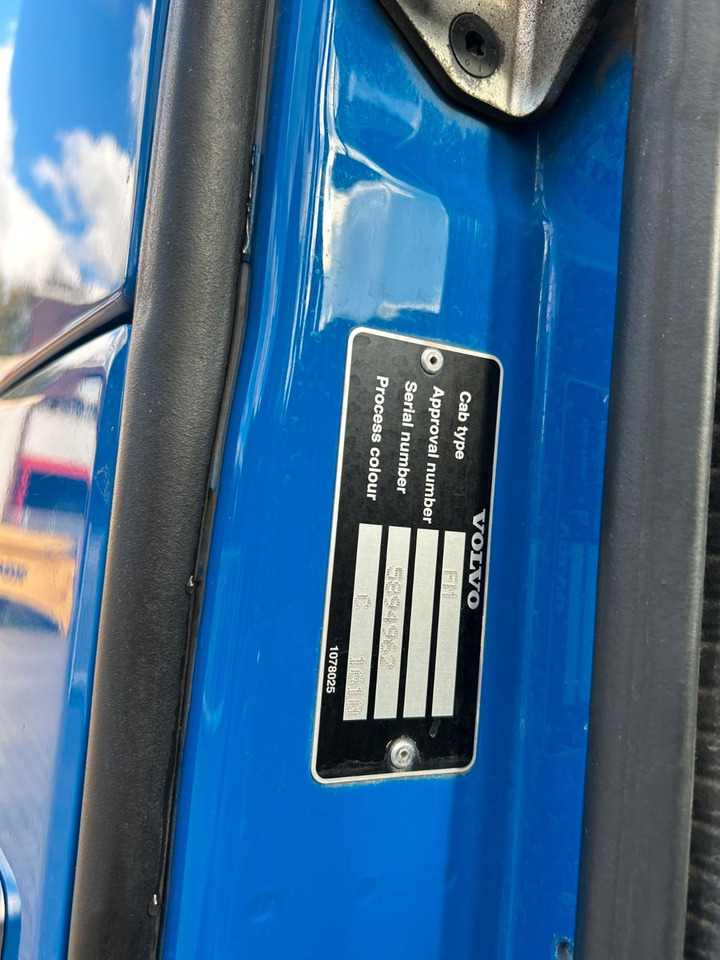 Camión multibasculante Volvo FM 370 VDL Abroller 4x2