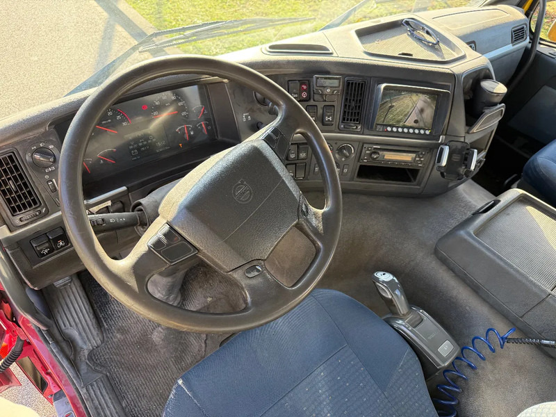 Camión multibasculante Volvo FM 400 4X4 euro 5 hiab XS 144 PRO