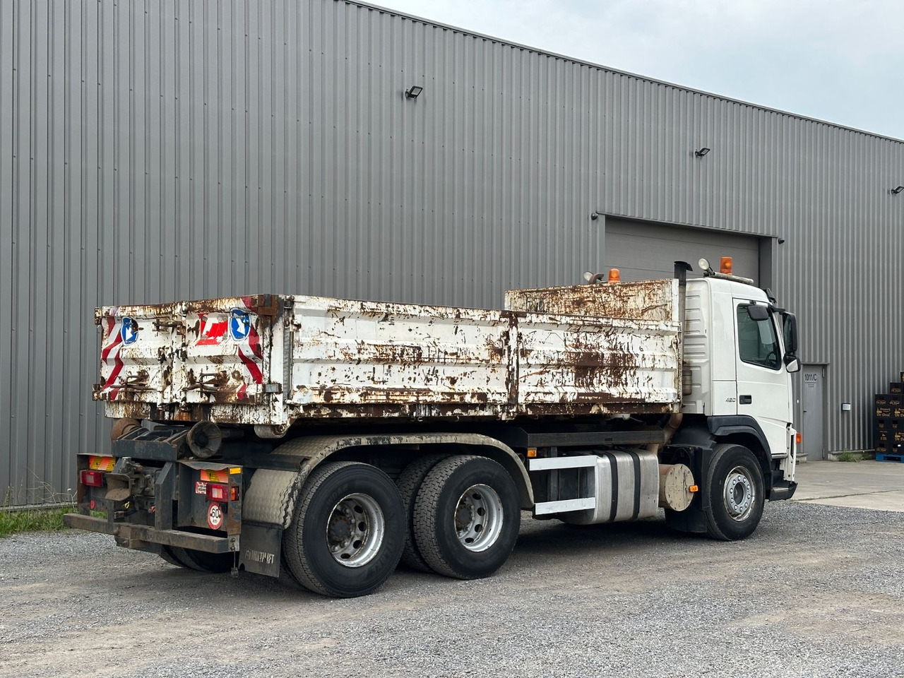 Camión multibasculante Volvo FM 420