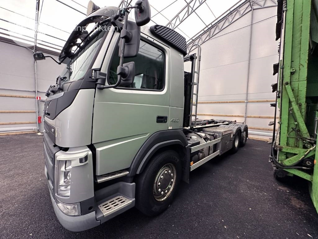 Camión multibasculante Volvo FM 420