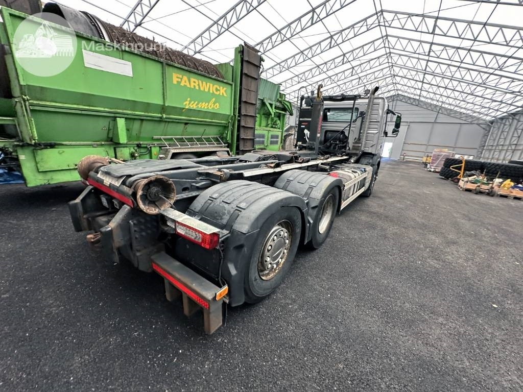 Camión multibasculante Volvo FM 420