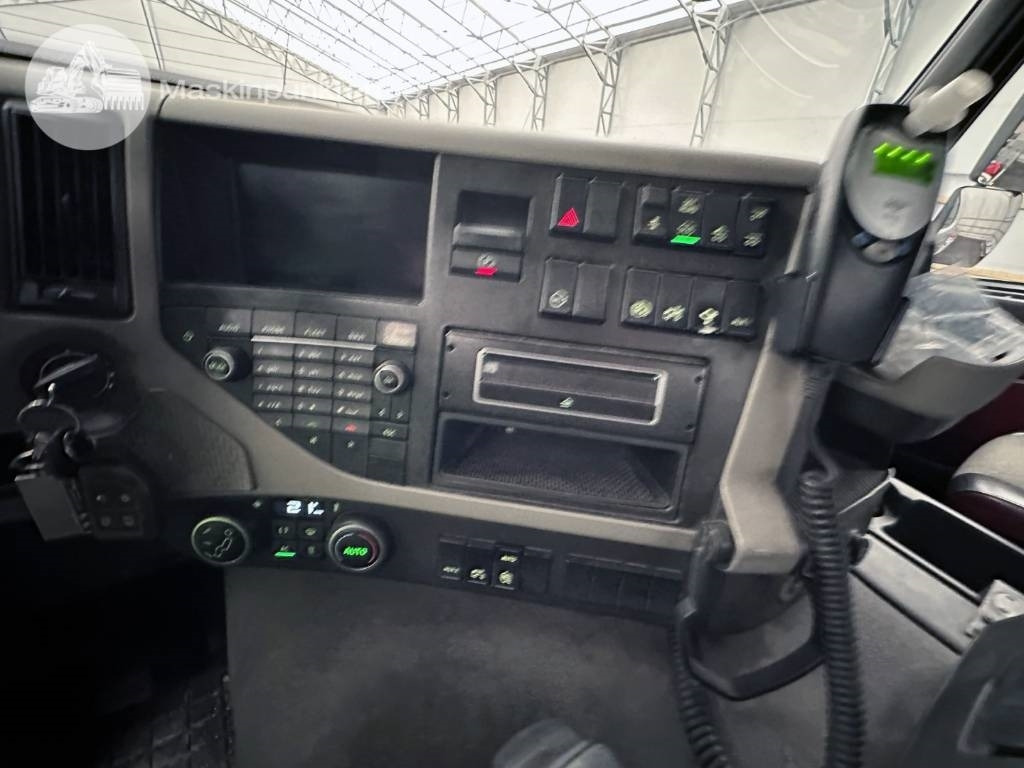 Camión multibasculante Volvo FM 420