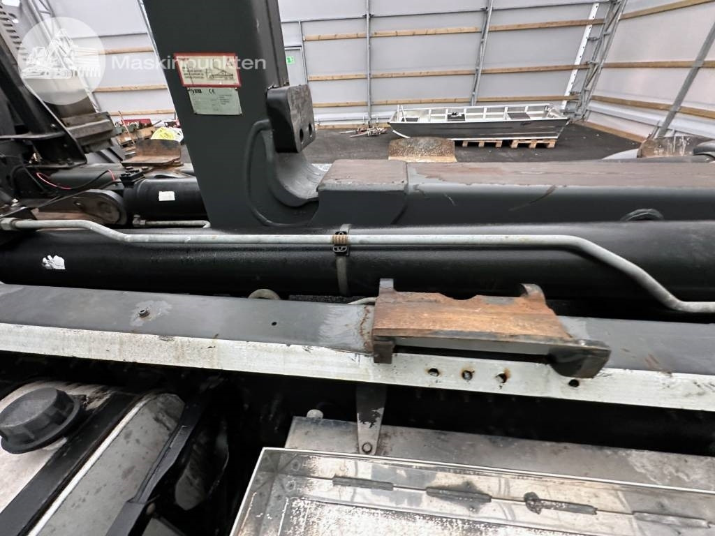 Camión multibasculante Volvo FM 420