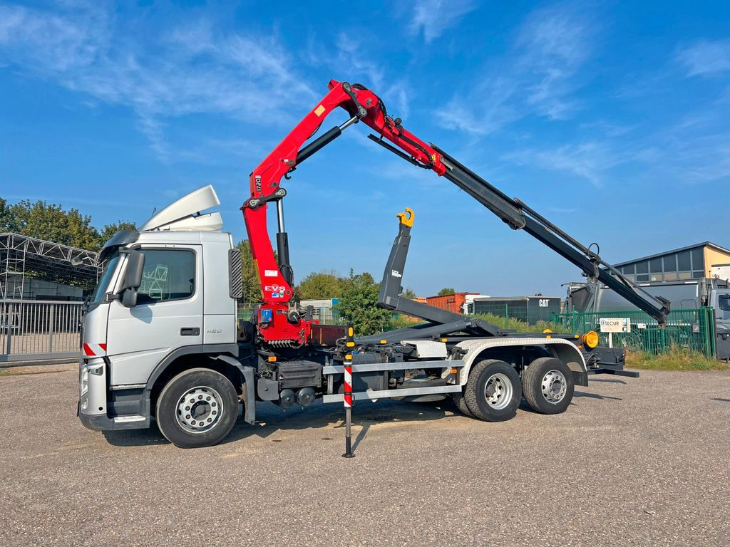 Camión multibasculante Volvo FM 420 6X2 Abroller mit Kran & Funk im Top Zust.