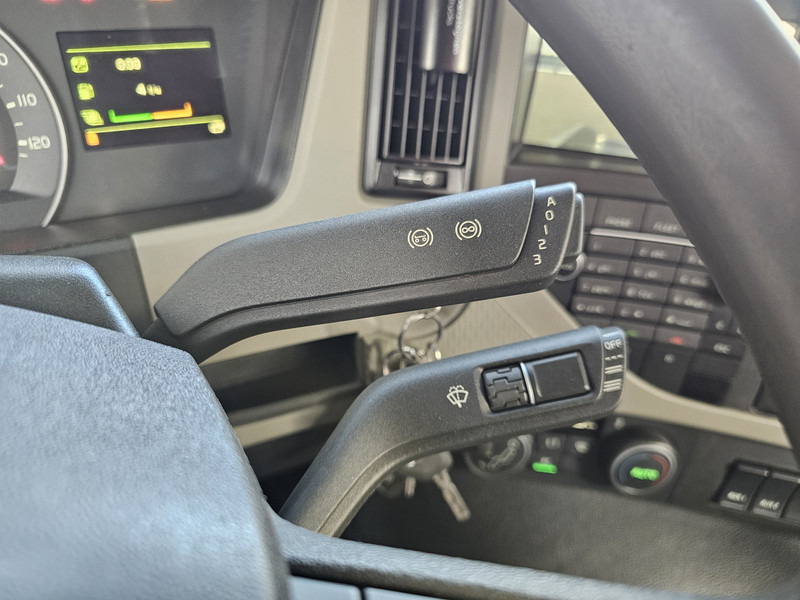 Camión multibasculante Volvo FM 420 8x2 / HIAB HOOKLIFT + 30 t/m CRANE - KRAN