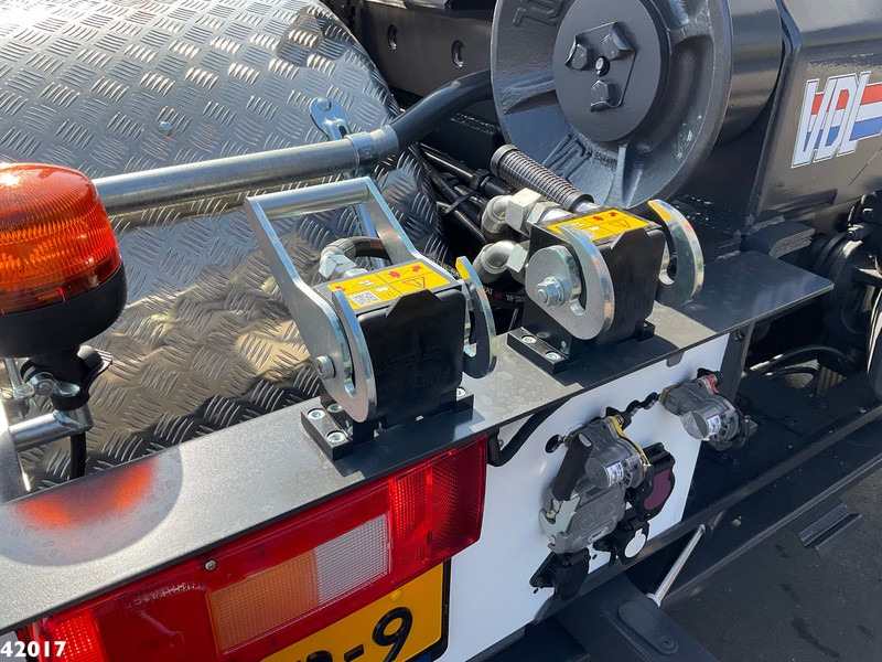 Camión multibasculante Volvo FM 420 8x2 HMF 28 Tonmeter laadkraan