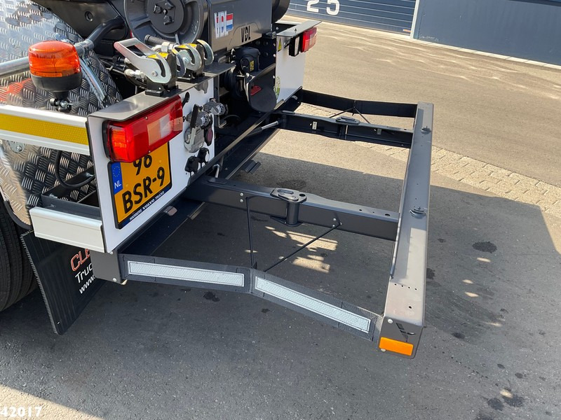 Camión multibasculante Volvo FM 420 8x2 HMF 28 Tonmeter laadkraan