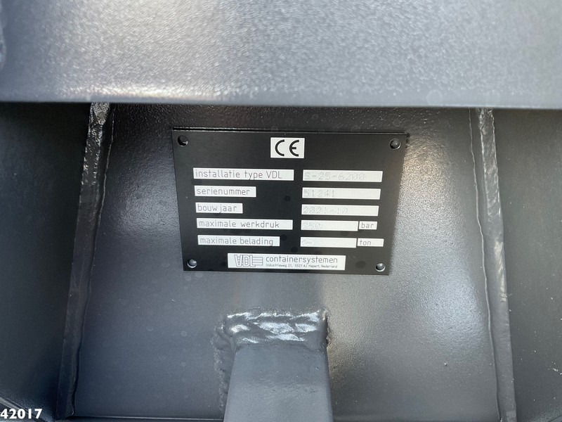 Camión multibasculante Volvo FM 420 8x2 HMF 28 Tonmeter laadkraan