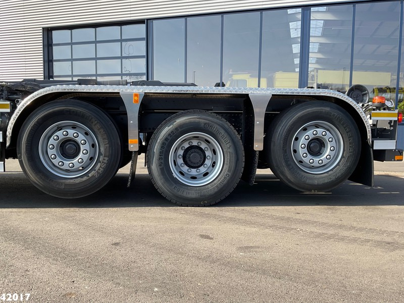 Camión multibasculante Volvo FM 420 8x2 HMF 28 Tonmeter laadkraan