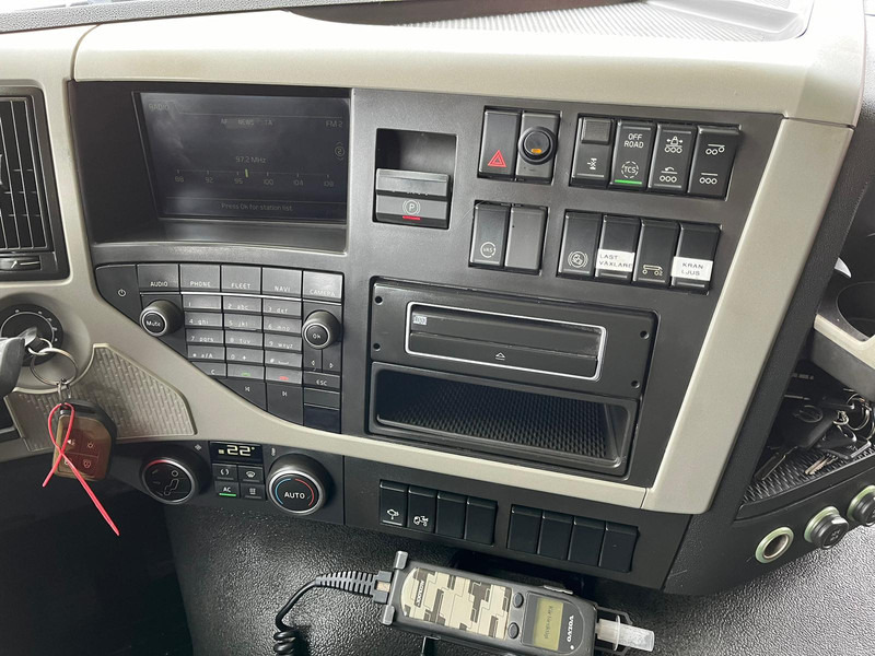 Camión multibasculante Volvo FM 450 8x4*4 HIAB 244EP-5 / HIAB XR 18 / L=5100 mm