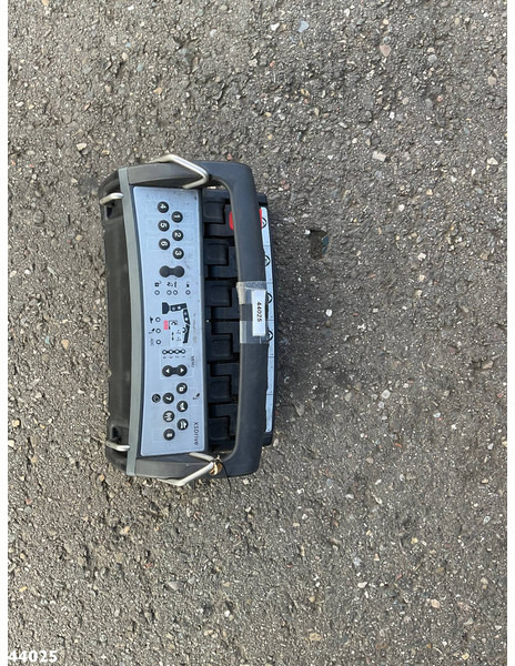 Camión multibasculante Volvo FM 460 8x2 Hiab 25 Tonmeter laadkraan