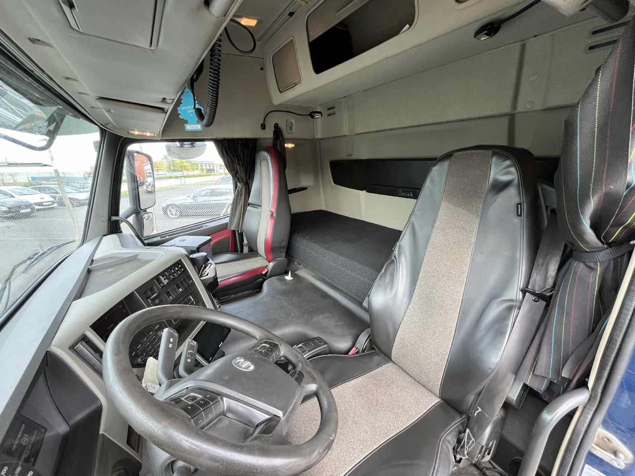 Camión multibasculante Volvo FM 500 8x4