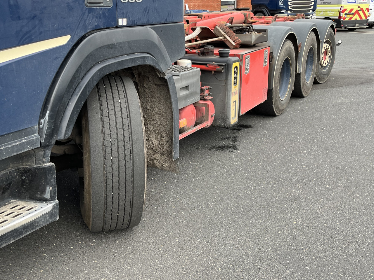 Camión multibasculante Volvo FM 500 8x4