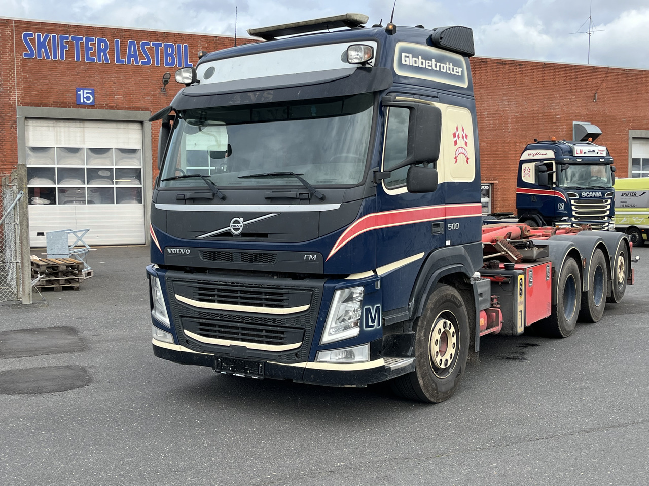 Camión multibasculante Volvo FM 500 8x4
