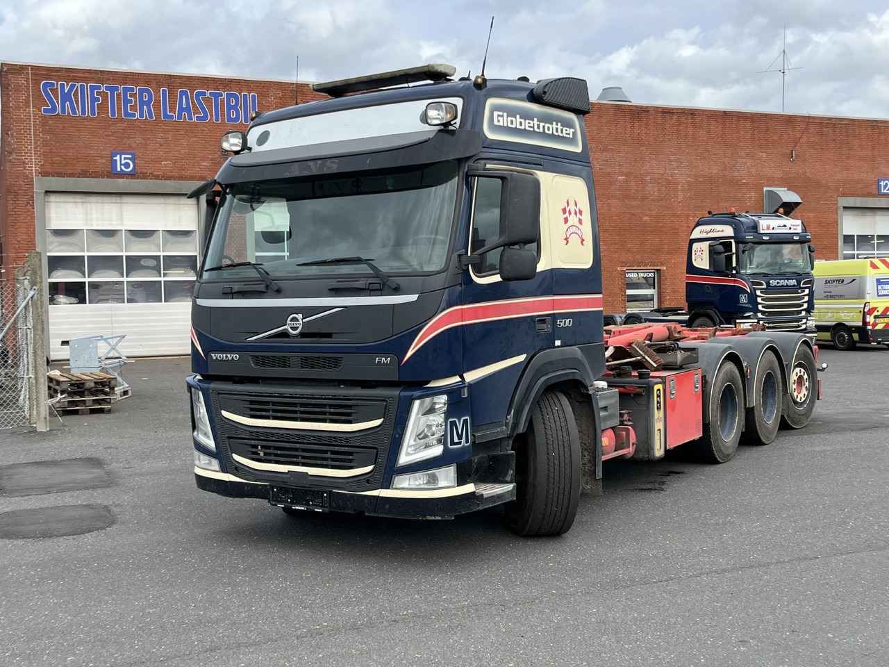 Camión multibasculante Volvo FM 500 8x4