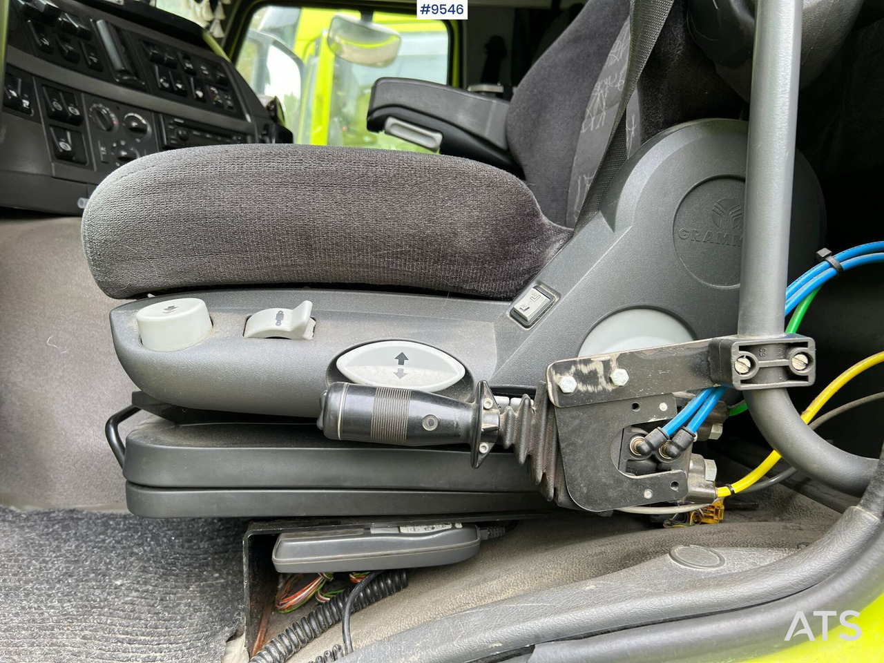 Camión multibasculante Volvo FM 8*4 Tridem Lastväxlare