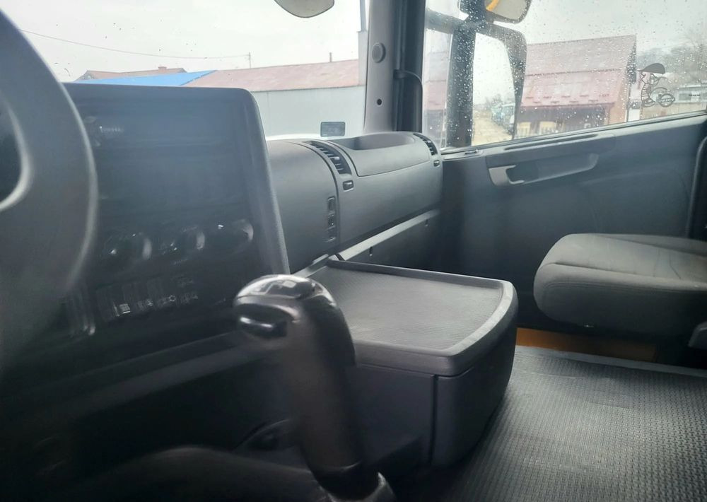 Camión multibasculante scania Scania B6X2