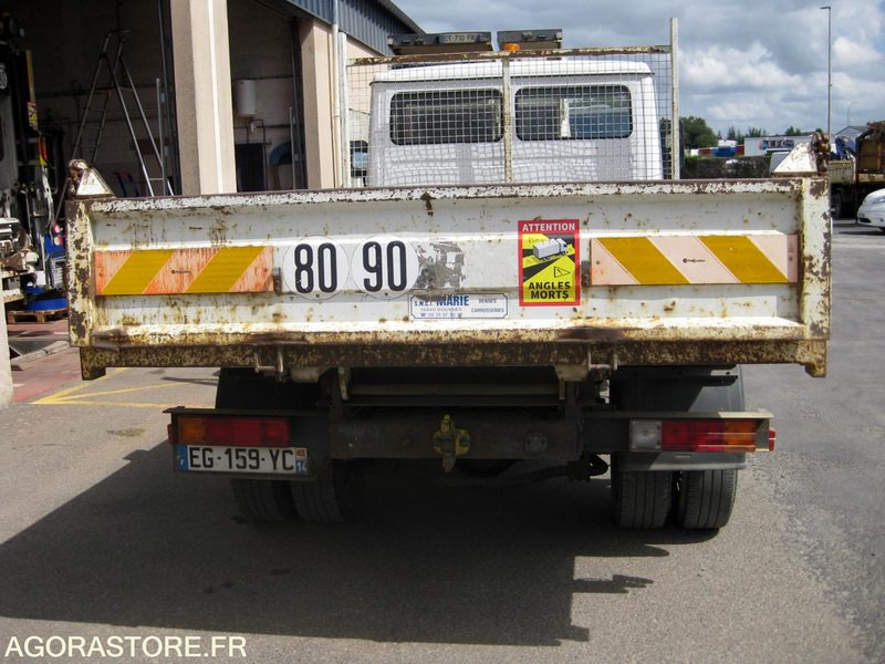 Camión volquete CAMION BENNE