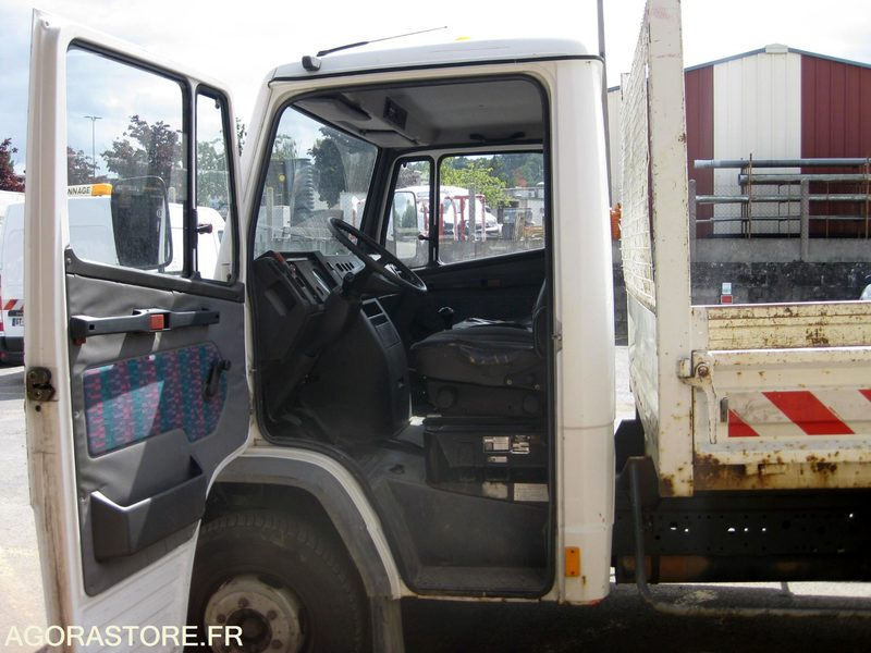 Camión volquete CAMION BENNE