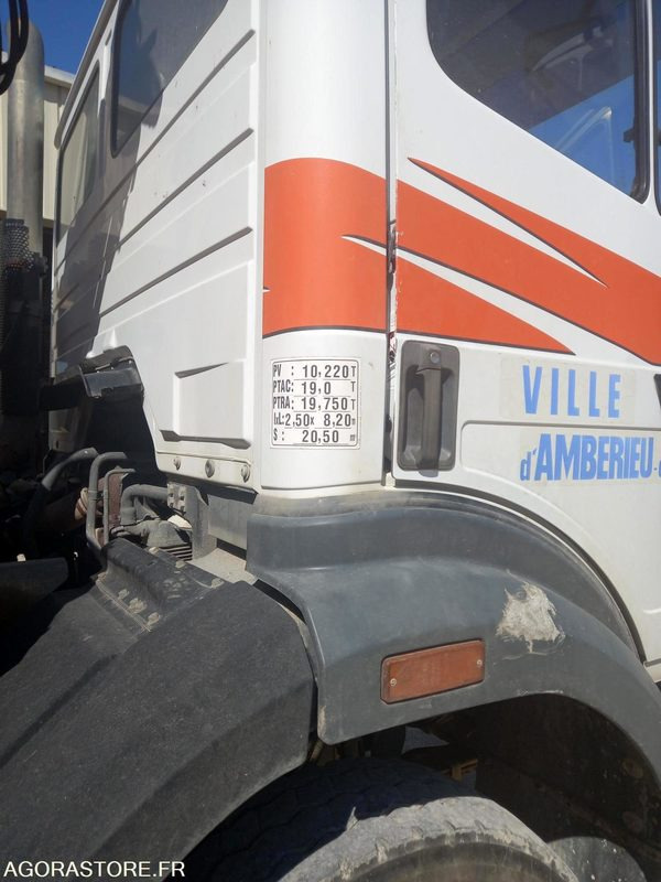 Camión volquete CAMION MERCEDES