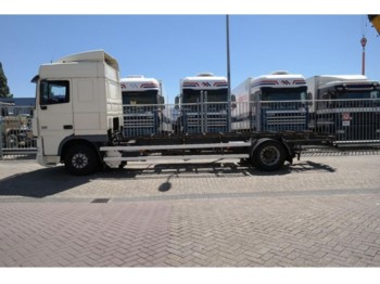 Camión portacontenedore/ Intercambiable DAF XF 95.380 RENOVA SWITCH SYSTEM RETARDER MANUAL GEARBOX: foto 1