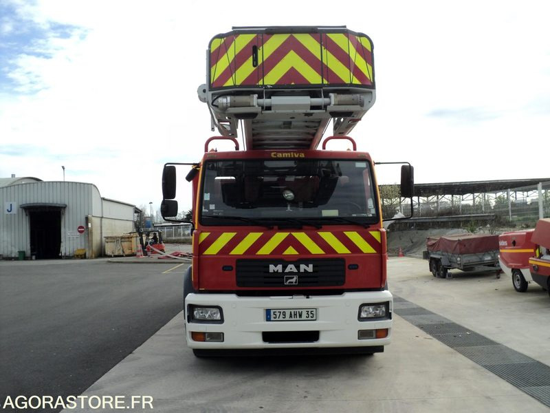 Camión EPS MAN LE 14 220 n ° 579AHW 35 CAMIVA 30 M