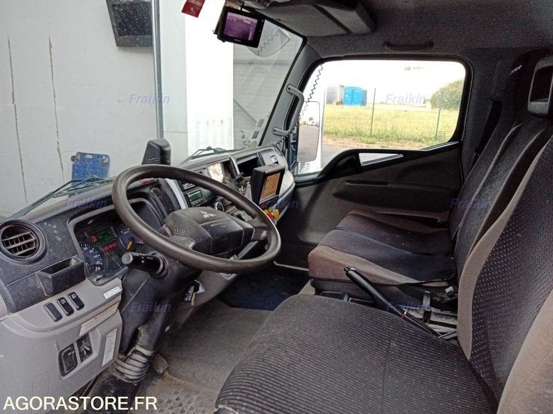Camión FUSO CANTER 7C15N TD 145CH EURO 5 / 2019 / 111415 kms / FE-618-RN