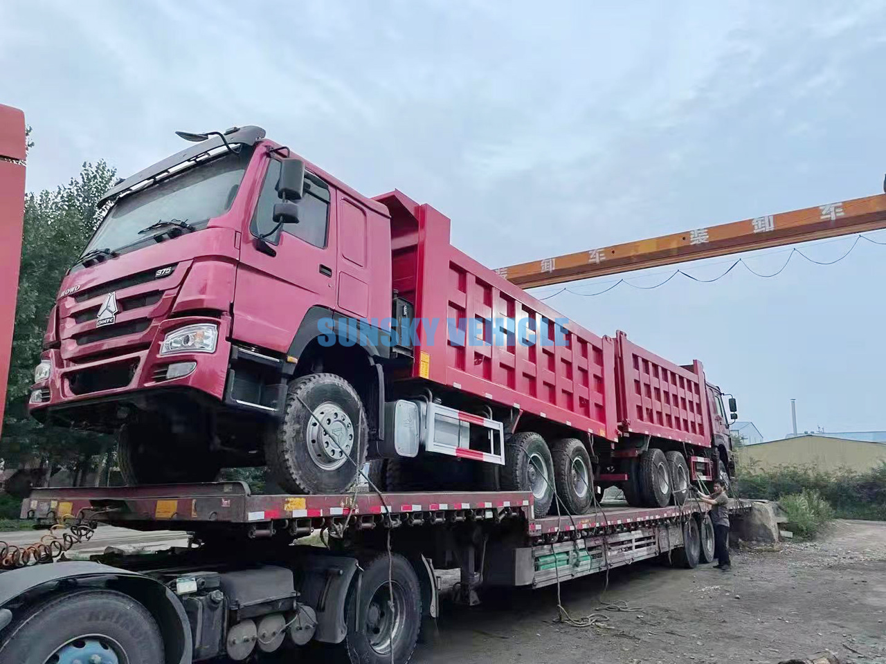 Camión volquete para transporte de materiales áridos HOWO 6X4 400/430HP Tipper Truck: foto 10