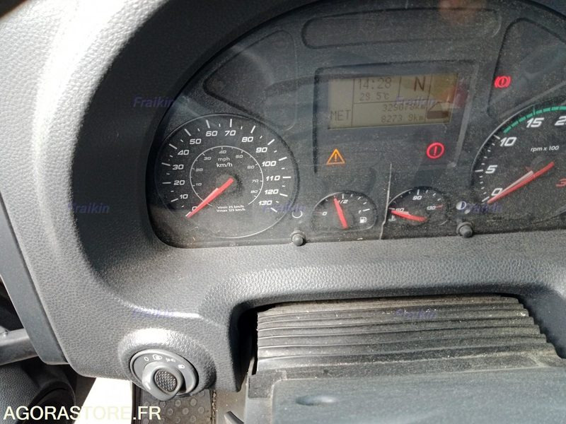 Camión IVECO EUROCARGO 120E21 EURO6 DM-356-KJ / 329078 kms / 2014