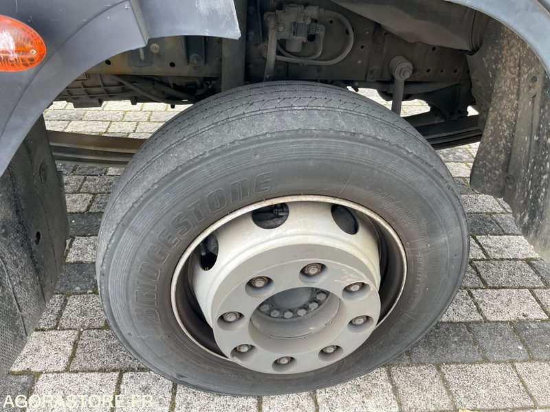 Camión IVECO EUROCARGO PLATEAU - 2015 - 295 000KM