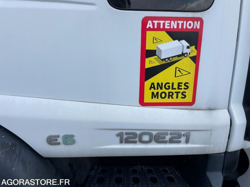 Camión IVECO EUROCARGO PLATEAU - 2015 - 295 000KM