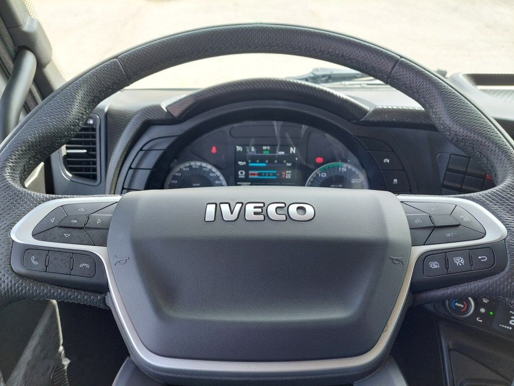 Camión volquete nuevo IVECO X-Way AD300X48 6x4: foto 50