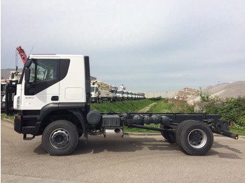 Camión chasis Iveco Trakker 380 4x2 Chassis Cab: foto 1