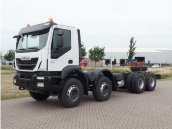 Camión chasis nuevo Iveco Trakker AD410T42H 8x4 Chassis cabin: foto 1
