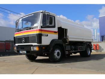 Camión cisterna para transporte de combustible Mercedes-Benz 1317: foto 1