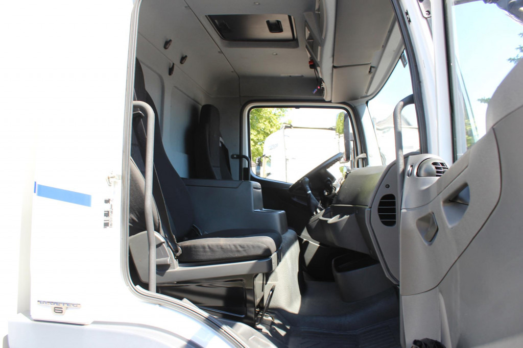 Camión Mercedes-Benz Atego 1221 E6  Koffer   Klima  LDW  Schalter  LBW
