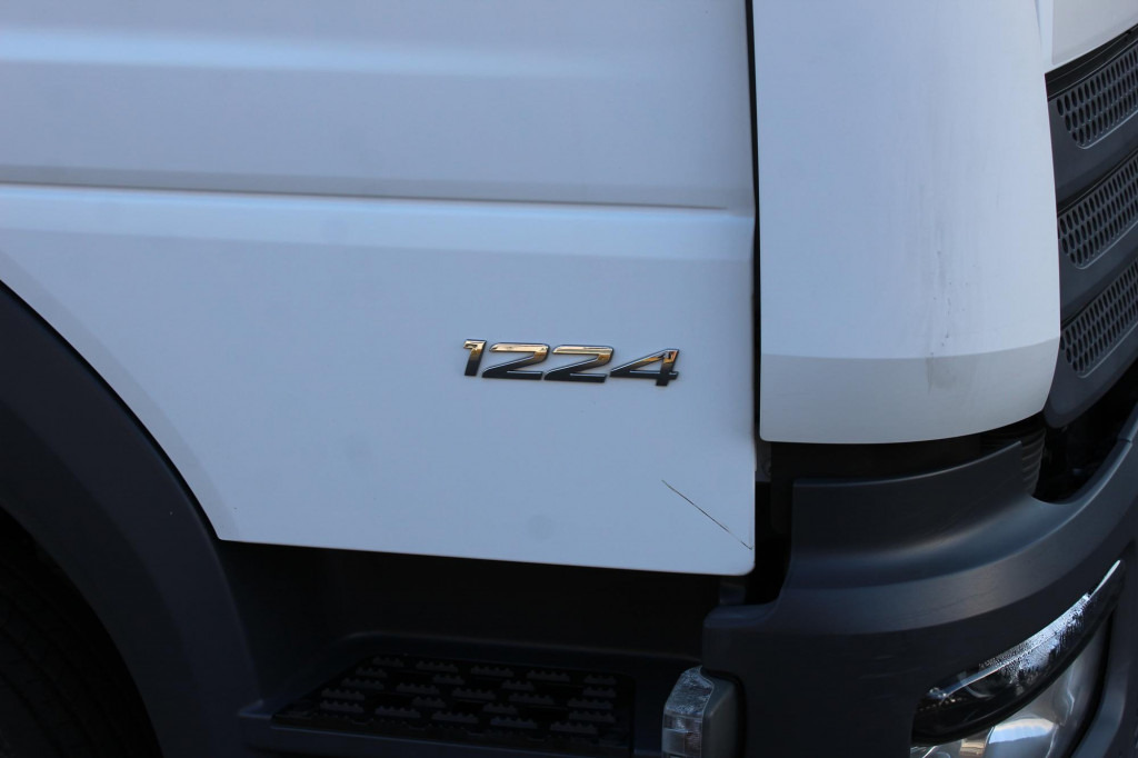 Camión Mercedes-Benz Atego  1224 E6 Klima Laderbordwand AHK