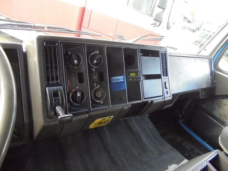 Camión grúa Mercedes-Benz SK 1735 Manual + ATLAS Crane + low KM + Euro 2 manuel pump: foto 13
