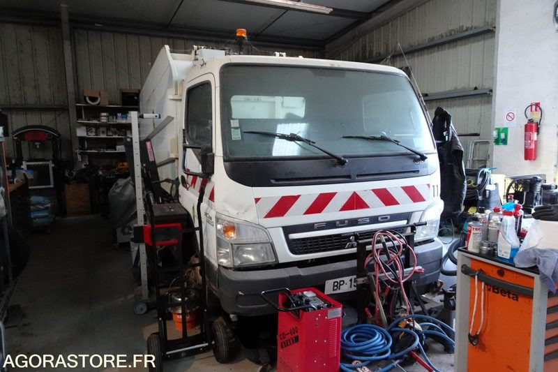 Camión Mitsubishi Fuso Bluetec 5