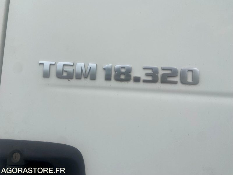 Camión PORTEUR FOURGON MAN TGM - 2018 - 220000 Kms